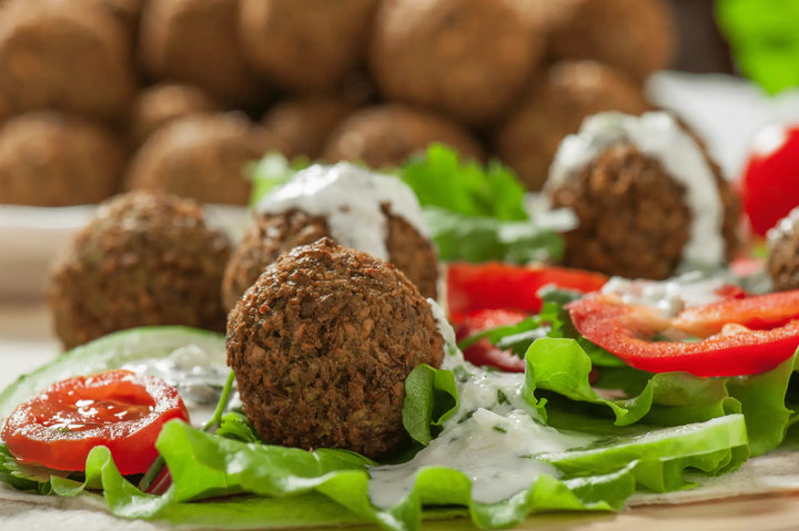 Falafel mit Koriander-Zaziki (roh-vegan)