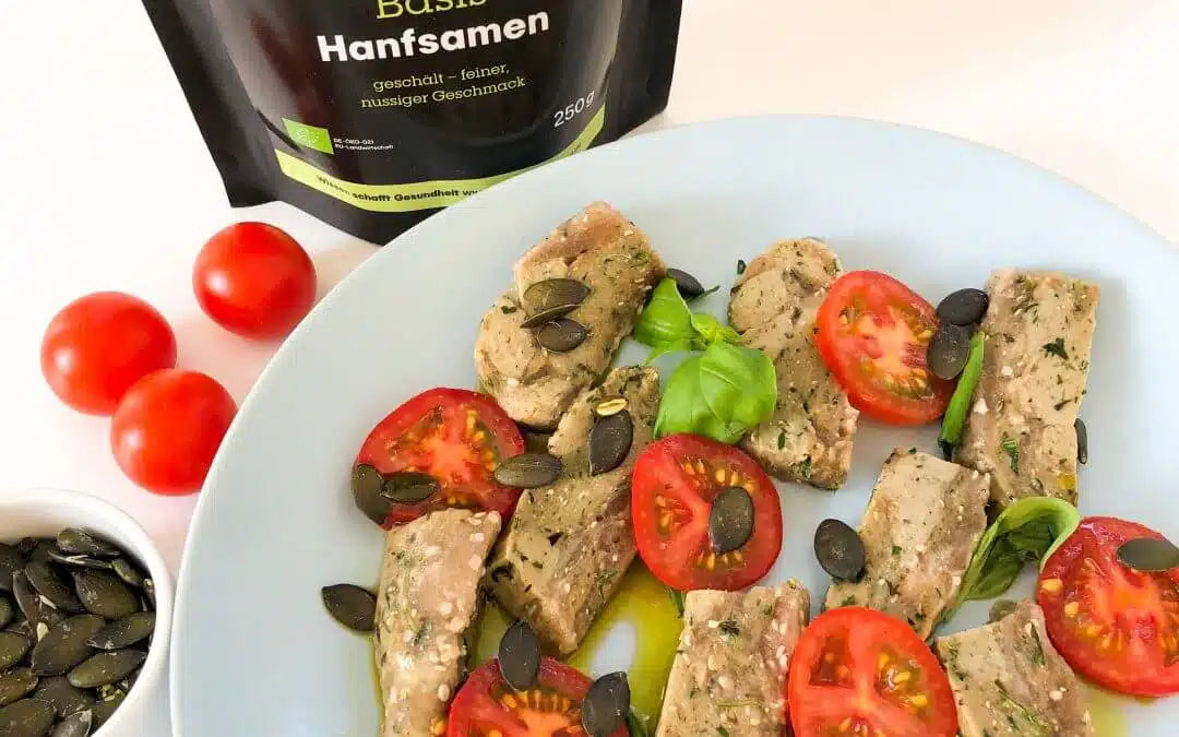 Hanfsamen-Mozarella mit gekeimten Kürbiskernen