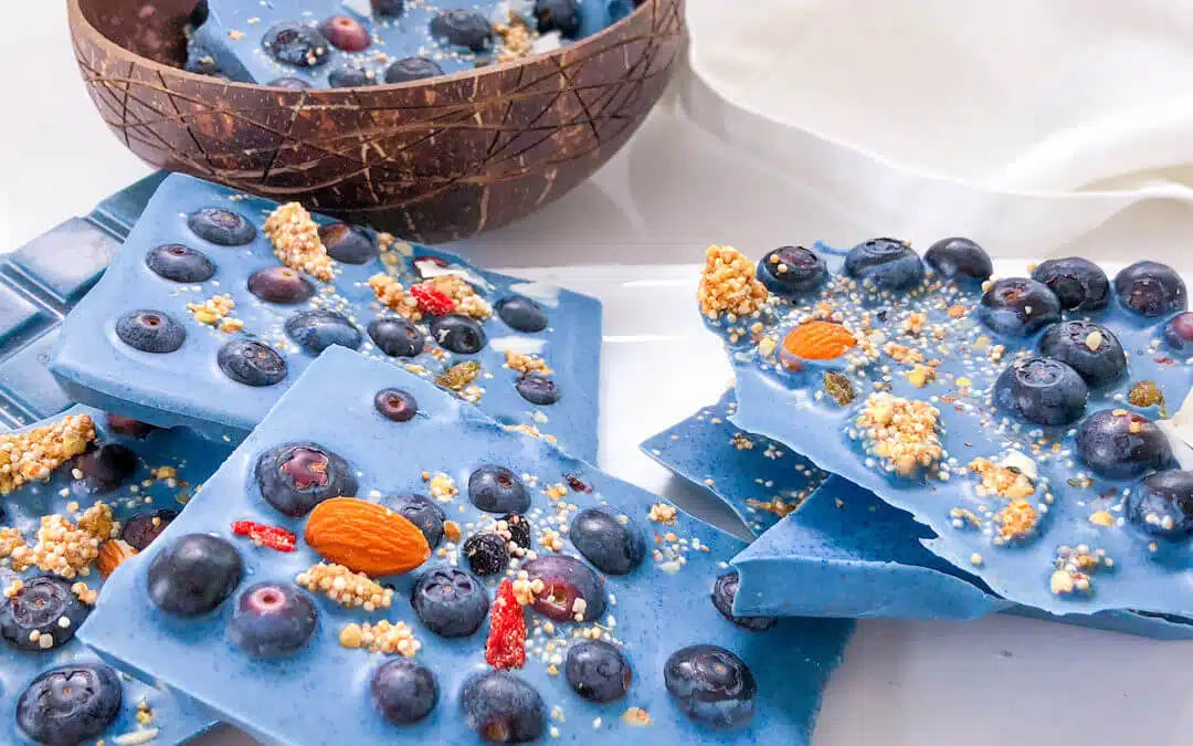 Rohkost-Schokolade mit Paleo-Granola