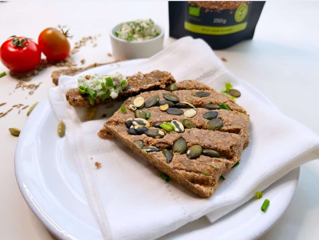Rohkostbrot mit Sonnenblumenkernen